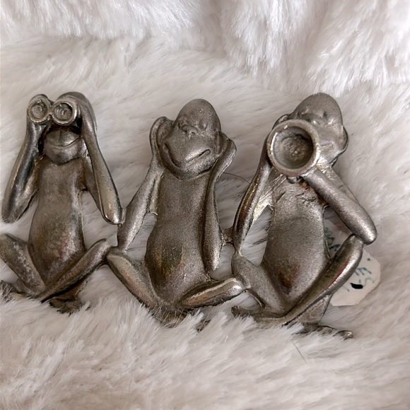 Silly Silver Monkeys hear no evil, see no evil speak no evil metal/ New brooch - Picture 7 of 10